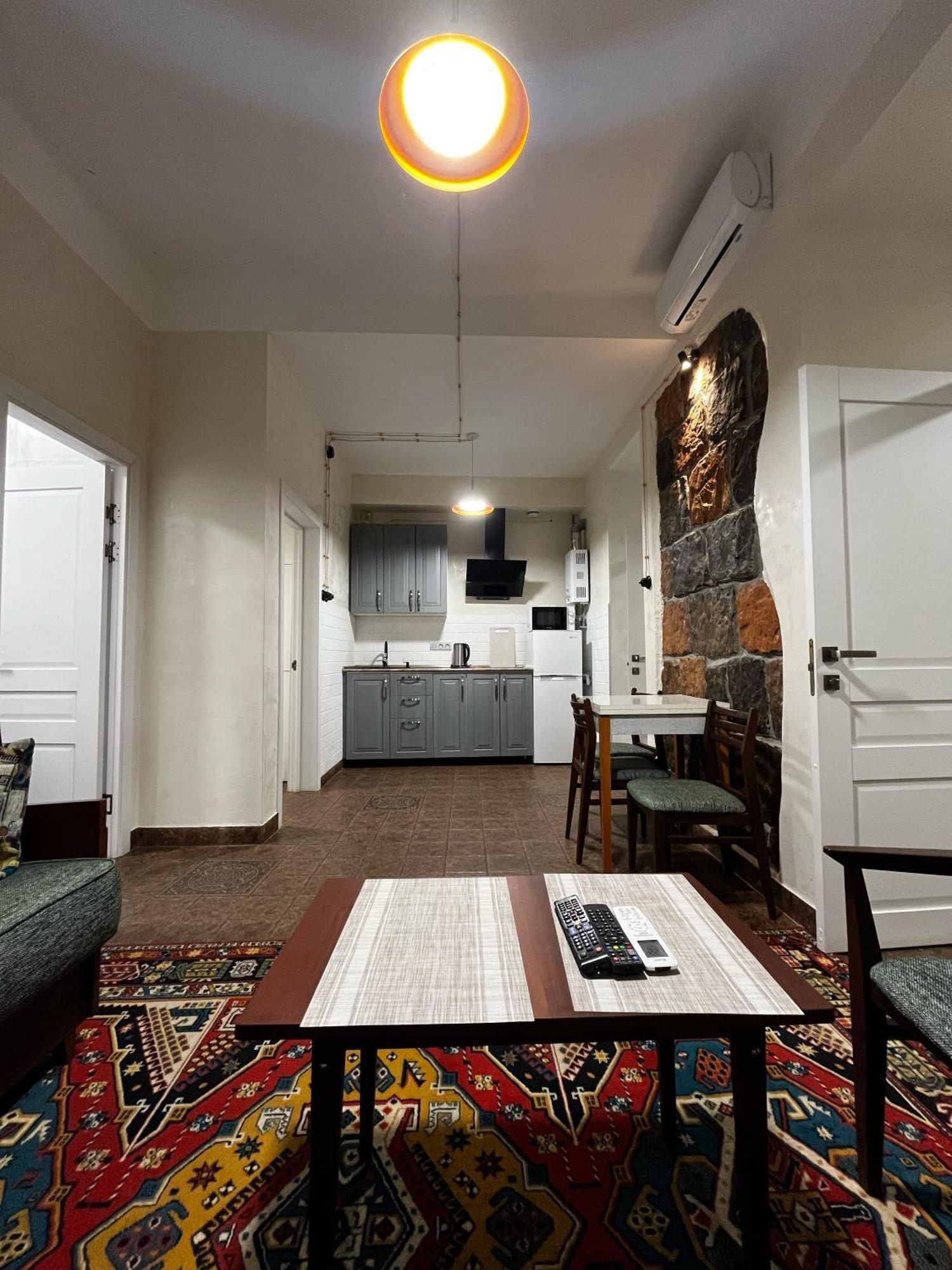 יירבאן Apartments Pushkin Street מראה חיצוני תמונה