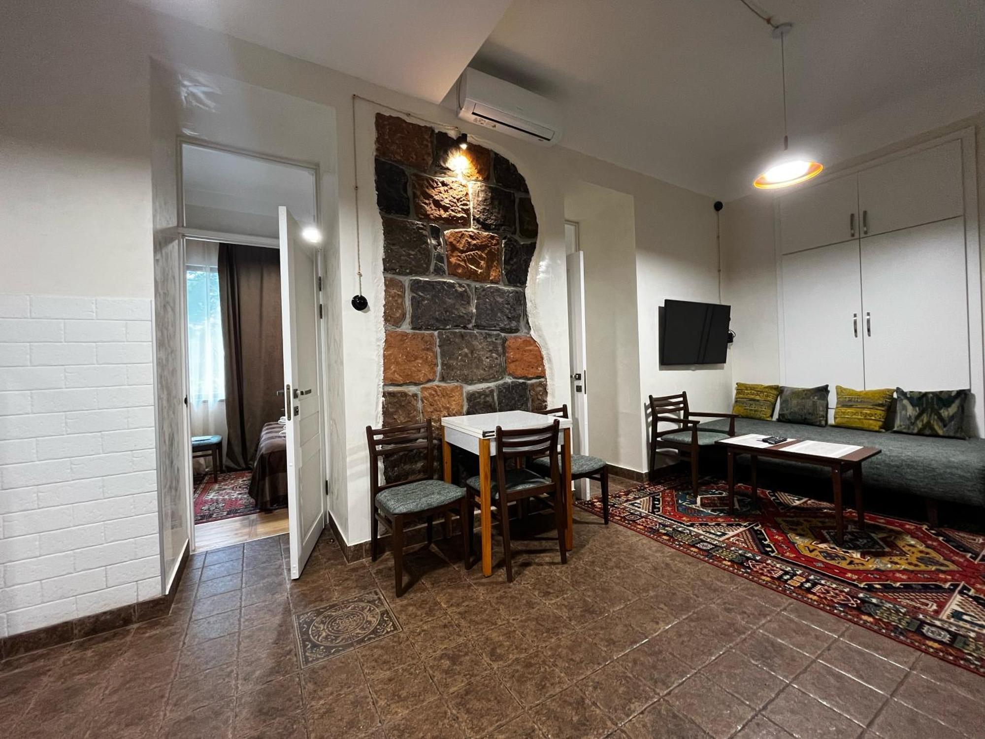 יירבאן Apartments Pushkin Street מראה חיצוני תמונה